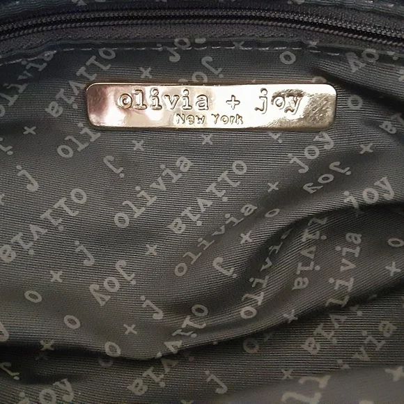 Olive and Joy Purple Handbag Like New Hobo - Picture 6 of 10